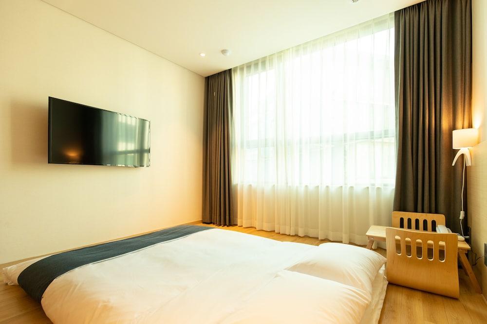 Hotel Winstory Seogwipo Bagian luar foto