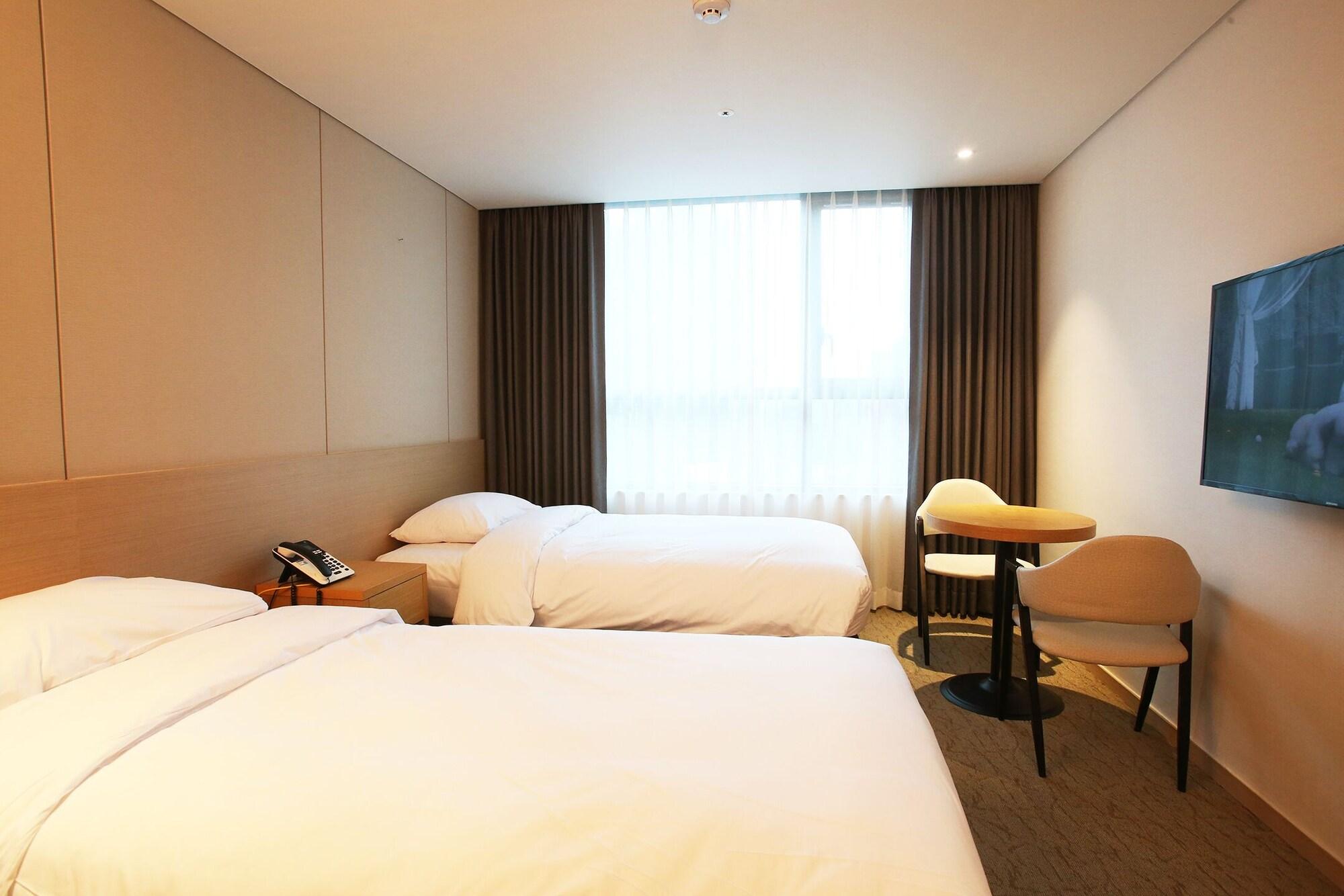 Hotel Winstory Seogwipo Bagian luar foto