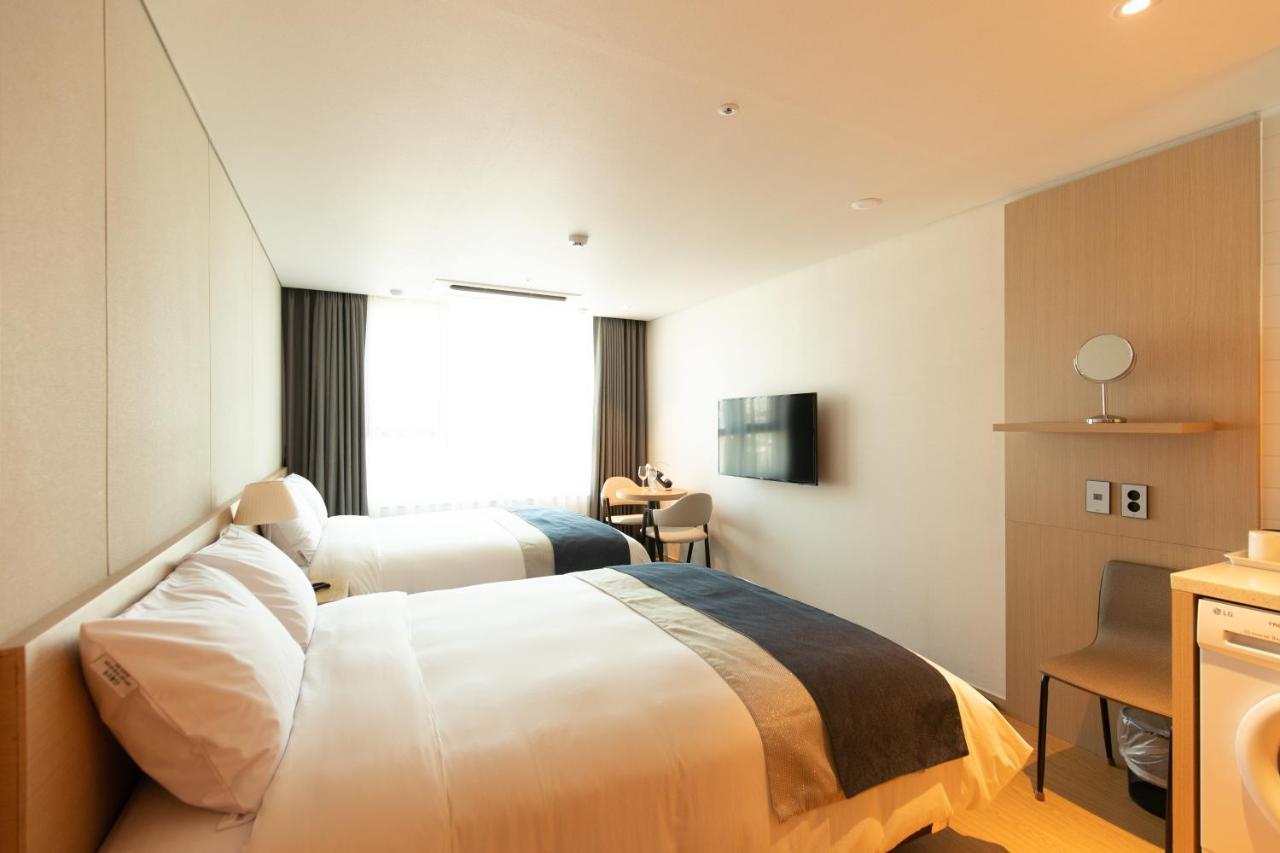 Hotel Winstory Seogwipo Bagian luar foto