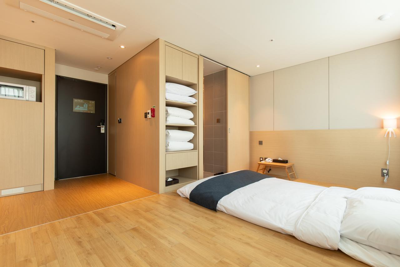 Hotel Winstory Seogwipo Bagian luar foto