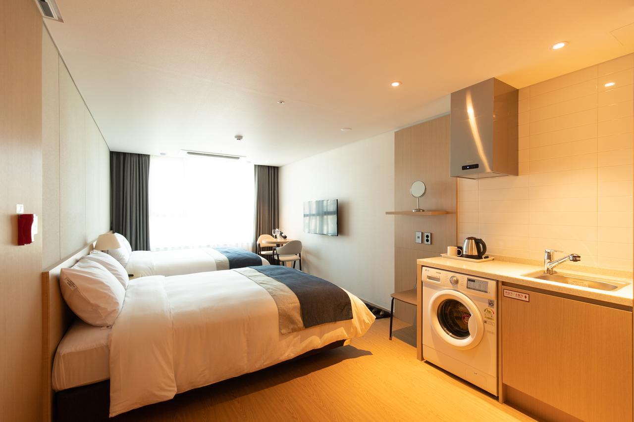 Hotel Winstory Seogwipo Bagian luar foto